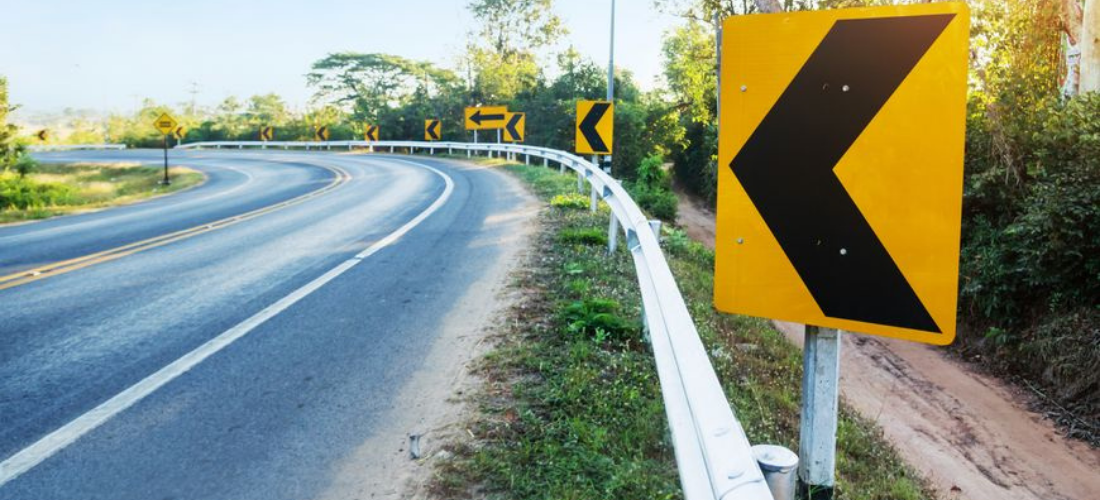 importance-of-traffic-signs-in-road-safety-1